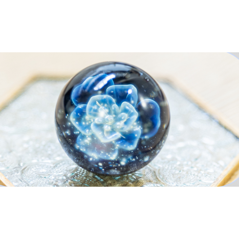 《宇宙之花》紙鎮